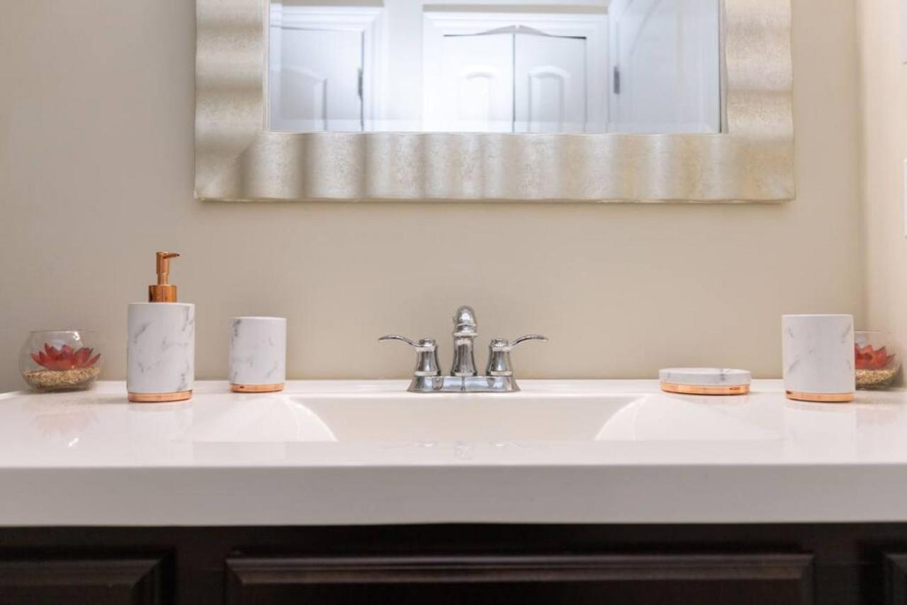 Stylish And Comfortable 1-Br In The Heart Of Detroit Ngoại thất bức ảnh